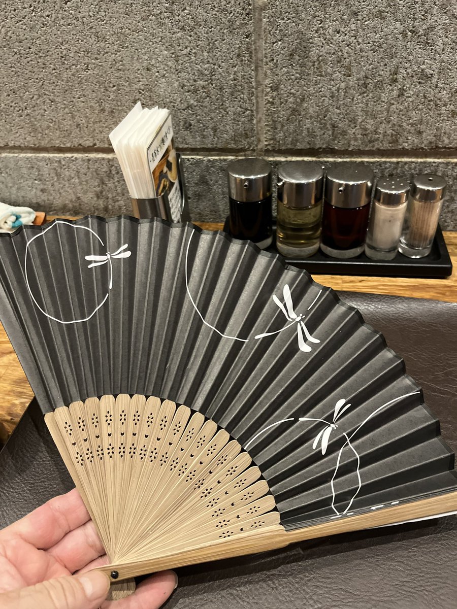 bigstarayaki's tweet photo. 麺処青野@埼玉県寄居町
限定
フルーツトマトジェノバまぜそばと冷やしホタテつけめん
味玉

北の大地の糖度抜群の高級トマトはその名に相応しいまさにフルーツのような甘さ🍅
ジェノバ風のソースや刻み玉葱とミニトマトなどに麺を絡め後半はホタテの出汁全開のつけ汁でフィニッシュ👍 https://t.co/XteKoroP7o