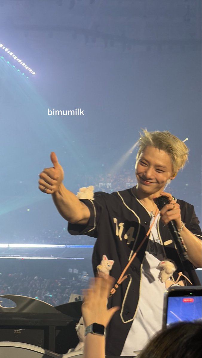bimumilk's tweet photo. came back to this dead skz twt acc just to flex on yall i took this pic today goodnight https://t.co/ew9wET0KBG