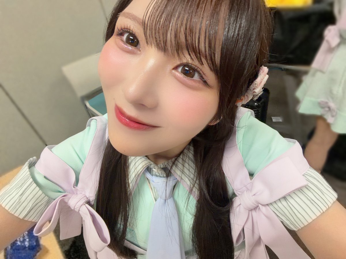 aida_jurii's tweet photo. #サマーツインテール リリイベラスト🪄︎︎
大阪📍ありがとうございました〜！！

暑い中、本当に温かい笑顔を私達に向けて下さって…！
みんなが大好きだよ〜！！😭

お見送り会も、
おめでとうって沢山伝えてくれて嬉しかった😭😭

👇🏻みんなと話した後、にんまり(˶ᵔᵕᵔ˶)♡
#ニアジョイ https://t.co/4V6IGSWdkT