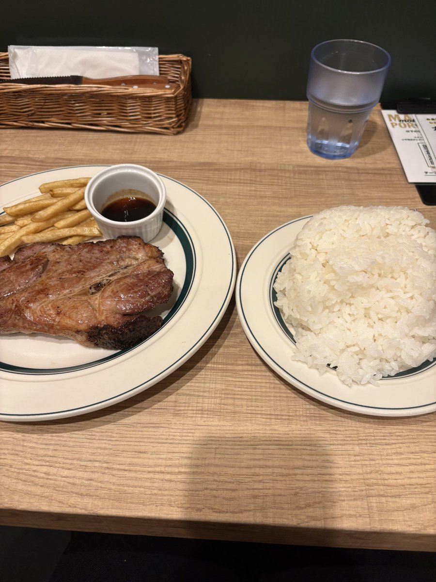 tatch0527's tweet photo. 最近近場にできた店で夕飯 https://t.co/ByDzqv9pKz
