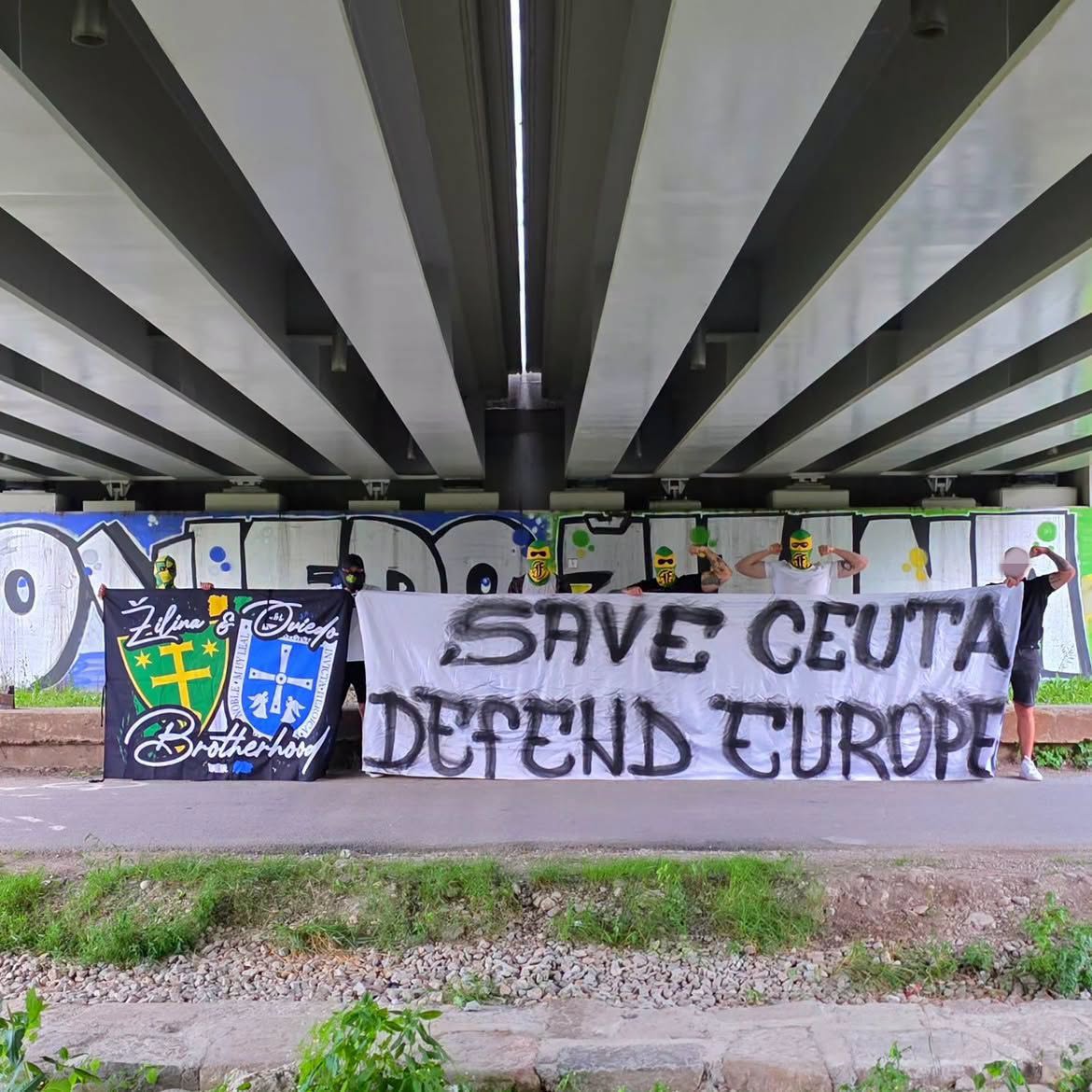 thecasualultra's tweet photo. 🇪🇸🇸🇰 Oviedo &amp; Žilina yesterday:
"Save Ceuta. Defend Europe." https://t.co/hBl2x4o2D2
