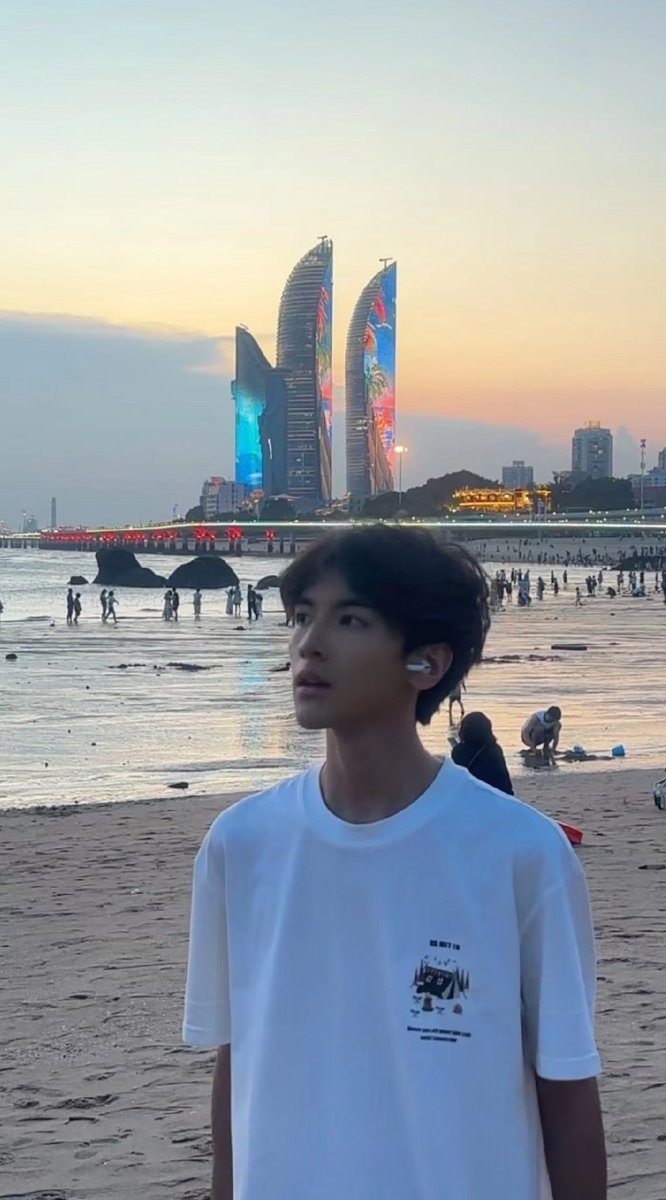 zzyckjw's tweet photo. 弟弟真的挺帅的，重庆男孩都是这种又白又帅的吗，干他的穴真的很爽，给他干流水了是不是给他干爽了，梦里有感觉吗 https://t.co/MXZMi8QAL8
