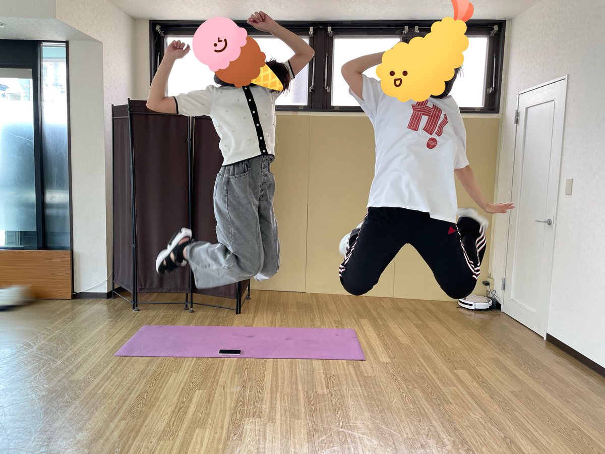 AHNE_Official's tweet photo. AHNEのKyokoです𖤐 ̖́-

みなさん、本日も汗ばむ気候でしたが体調は大丈夫でしょうか??
今日の暑さはギリ吹き飛ばせない"ゆるゆる4コマ写真"をお届けです🤳🏻꙳(with ゆきな)

#AHNE
#アーネ
#埼玉
#4コマ https://t.co/SqyPxnBQI0
