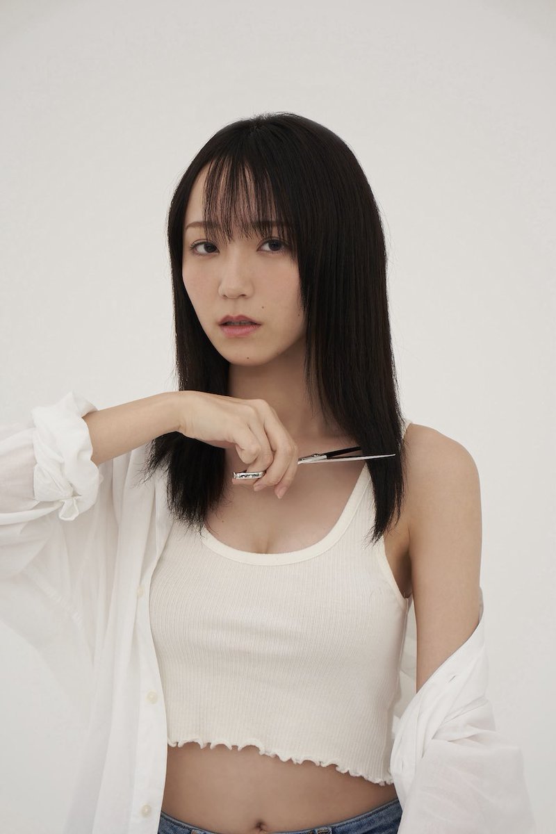 Akarishinshin's tweet photo. 写真集で髪切った時のいーちゃん好き

#野口衣織 https://t.co/Dk5lS8NVUQ