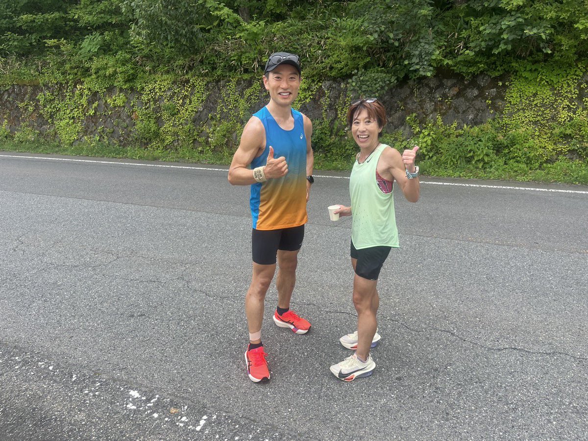 miho_popoco's tweet photo. 毎年恒例赤城大沼30キロ
今年は440-450ペーサー、アベレージ446なので合格点？
標高1400くらい？涼しくて風も心地よい。東京マラソンのペーサー仲間と一緒走れて心強かった！
来週も赤城にいます。ベルリンに向けてアゲテイクワヨ！ https://t.co/5AL44wWKTy
