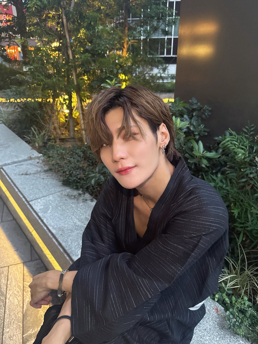 morino_rio's tweet photo. 前髪が長くて目が見えないとよく言われるので、遂に分けてみました https://t.co/RFvBeE5mWr