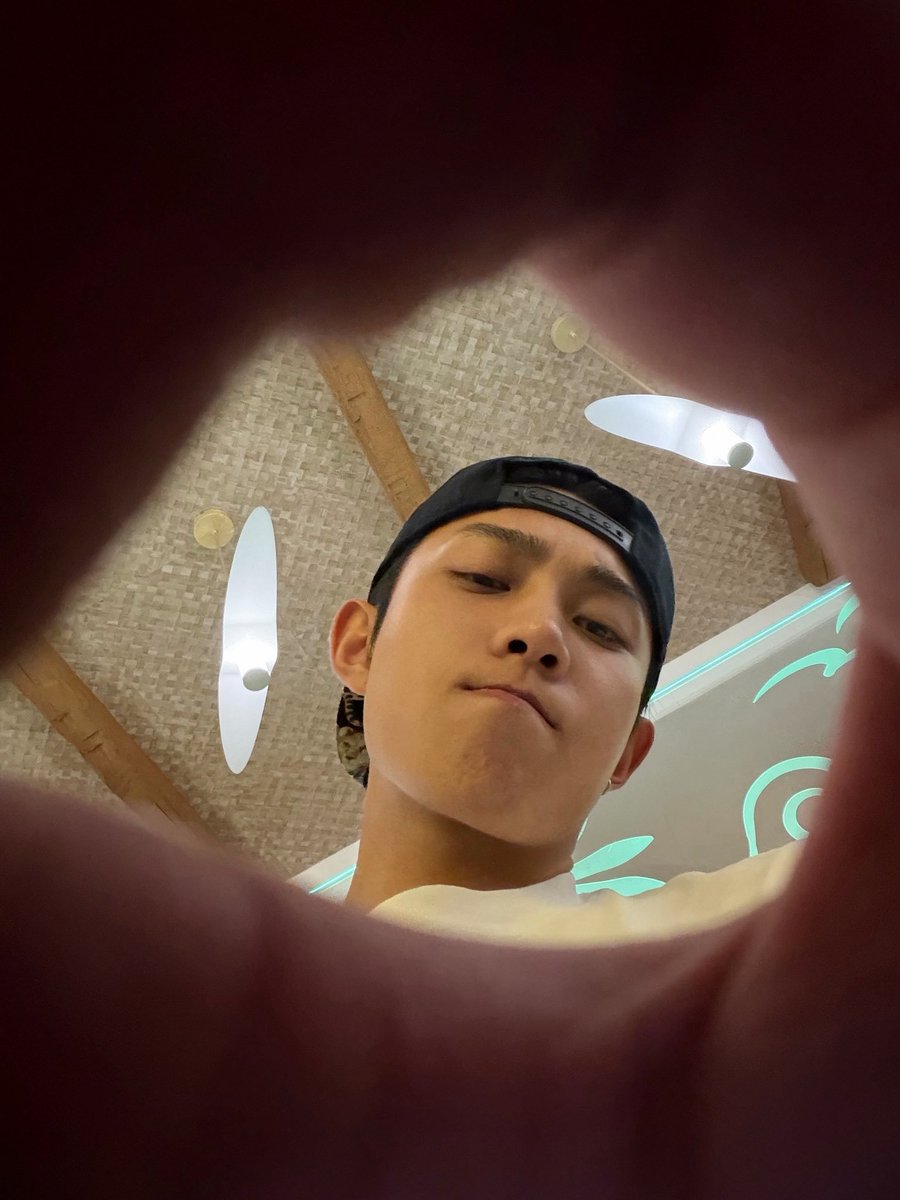 4shotties562's tweet photo. langganan dibuat pfp😌 https://t.co/A5BgD4JCOT