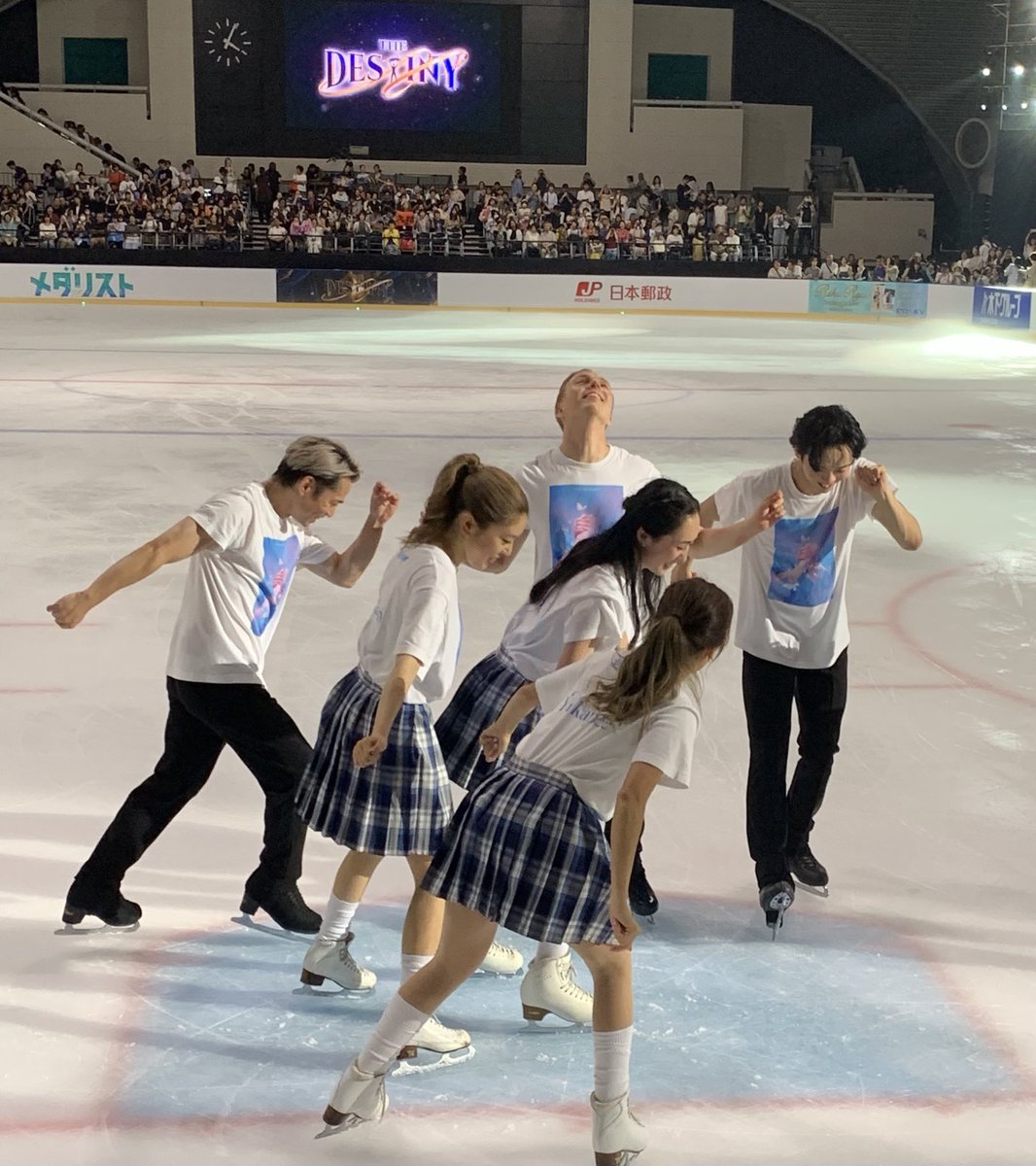 anna__voronova's tweet photo. 動画じゃないから分かりにくいけど最後はける順番を待ってる時、いくこう&amp;ピリハラ&amp;かなだいが何か踊ってて可愛すぎたんよなー https://t.co/tRFyRUbulh