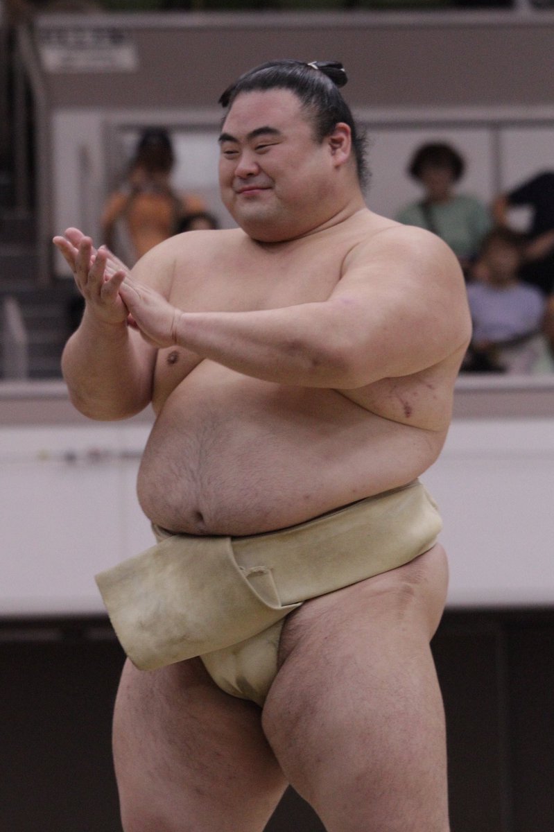 sumo_pics_onion's tweet photo. ちびっ子相撲の間、終始慈愛に満ちた笑顔が絶えなかった隆の勝
#岐阜巡業 https://t.co/9h31C3WhnS
