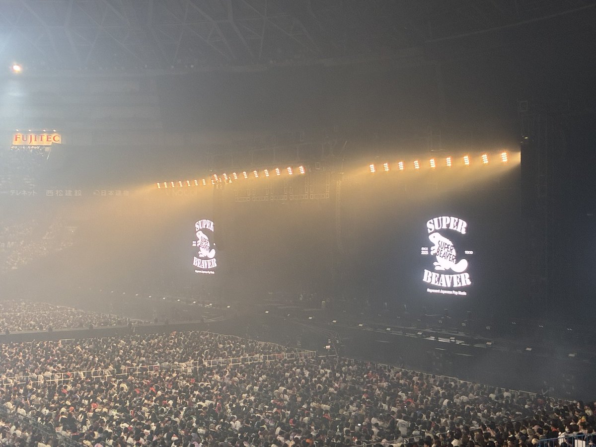 tuna__77's tweet photo. やっぱりライブハウスのSUPER BEAVERが好きだなぁと。 https://t.co/wXqteAJhWf