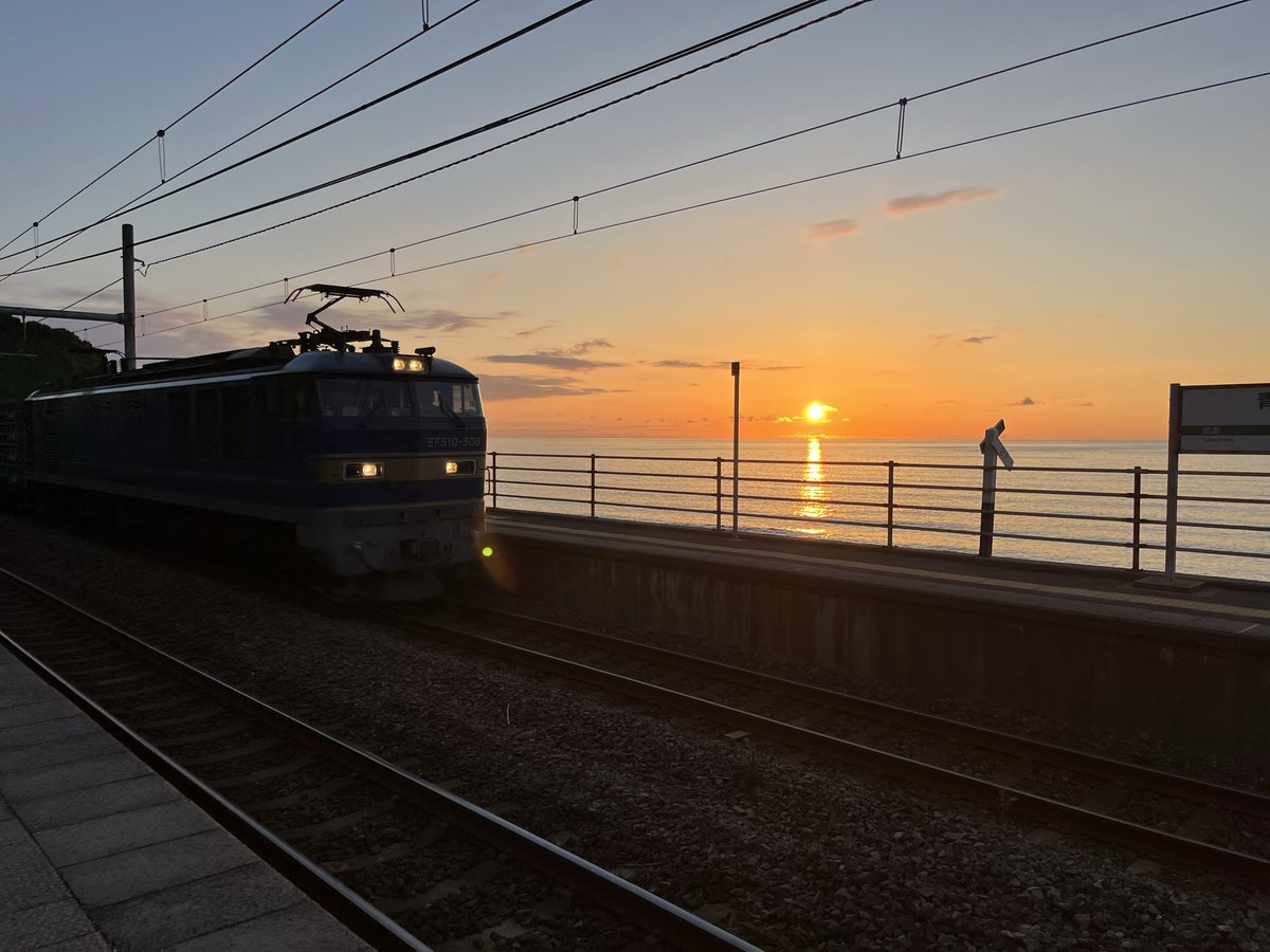 YMD95282634's tweet photo. 帰省したときに久しぶりの青海川駅 https://t.co/J7iss8uN3k