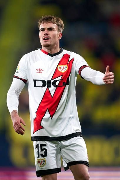 TheChelsZoneX's tweet photo. 🚨🔵 𝗕𝗥𝗘𝗔𝗞𝗜𝗡𝗚: Pep Chavarría is about to sign for Chelsea. There are just a few small details left between the clubs. He is ready to travel to London.

The deal for Pep Chavarría is for €25M including add-ons.

— @MatteMoretto https://t.co/ta9z5M3505
