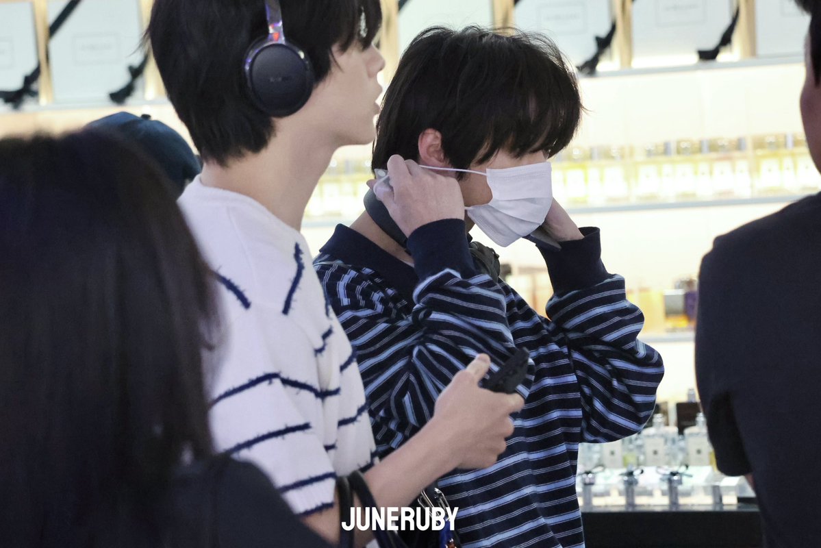 uuu1086631's tweet photo. 260802대만 출발

#범규 #BEOMGYU #단짝즈 #수빈 #SOOBIN https://t.co/aUwUq1ksdb