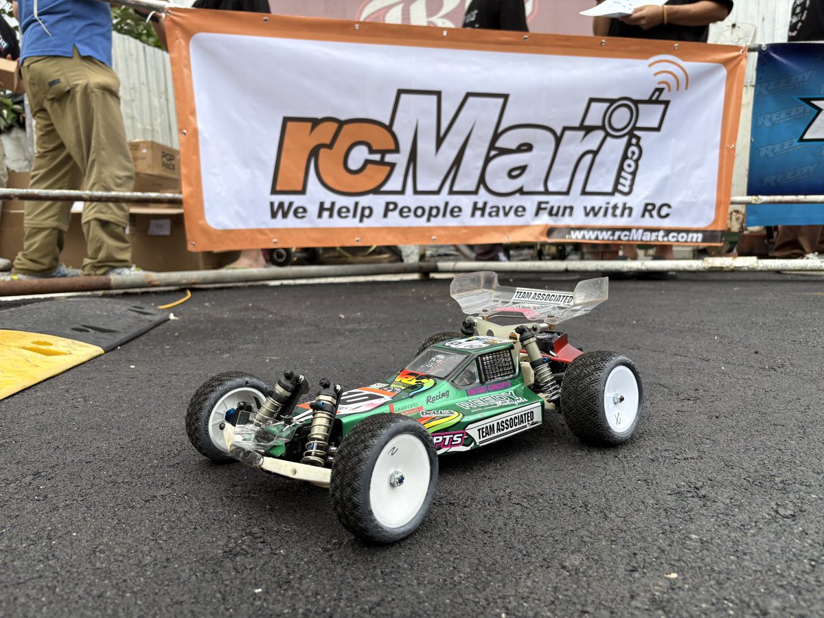MasamiHirosaka's tweet photo. The race finished successfully.
無事にレース終了🌈
#RCMART #RC10ClassicRace #RC10VintageRace #Associated #HongKong #TRC https://t.co/zHCWFJOmEb