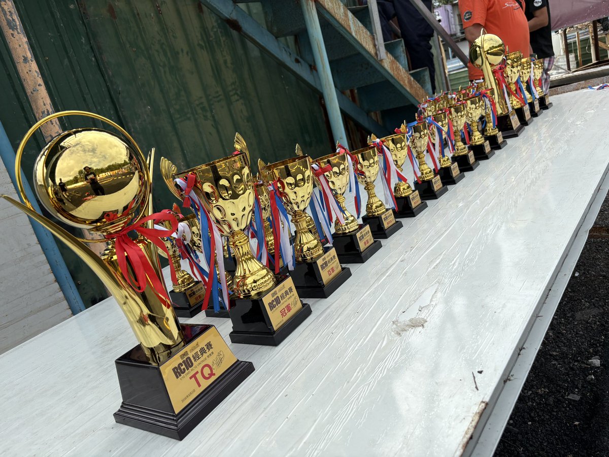 MasamiHirosaka's tweet photo. The race finished successfully.
無事にレース終了🌈
#RCMART #RC10ClassicRace #RC10VintageRace #Associated #HongKong #TRC https://t.co/zHCWFJOmEb