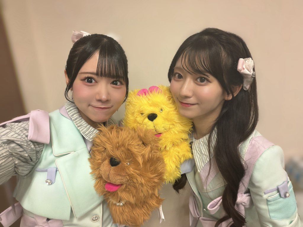 onishi_aoi's tweet photo. リリイベ大阪ありがとうございました🐙♡
超暑い中会いに来てくれて本当にありがとう😭💖｢わたし注意報｣初披露♪いかがでしたか🥹❔
お見送り会も幸せすぎたなあ😭💖直接会って愛を伝え合えるのってこんなに幸せなんだなあ🥲💗
あおさんを、ニアジョイを好きになってくれて本当にありがとう！🥹👑🌟 https://t.co/9nMwBXNQLg