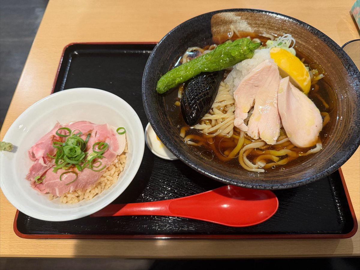 Fe_vxmai's tweet photo. あさのやの限定の鯖節冷やしおろしラーメンがとても美味しいのでぜひみなさんいってください https://t.co/Pv2xHlvub4