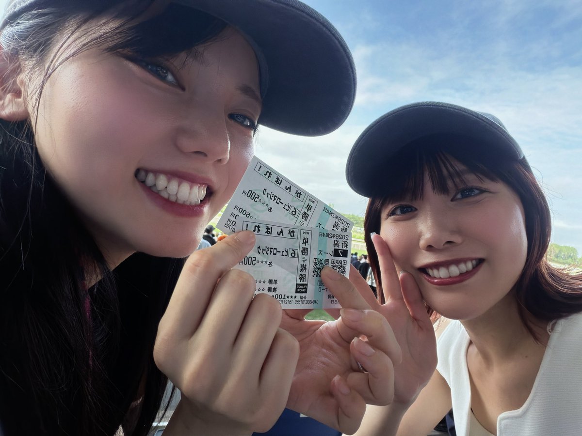 renamaeda07's tweet photo. 望月ゆみこを絶対絶対アイビスサマーダッシュに連れて行きたかったから今日という日に叶って最高でした！！
レースも最高！ピューロも最高！グルメも最高！ゆみこも最高！初の新潟競馬場、千直の最高の思い出をありがとう〜〜〜！！！！！ https://t.co/BwabegXRSG