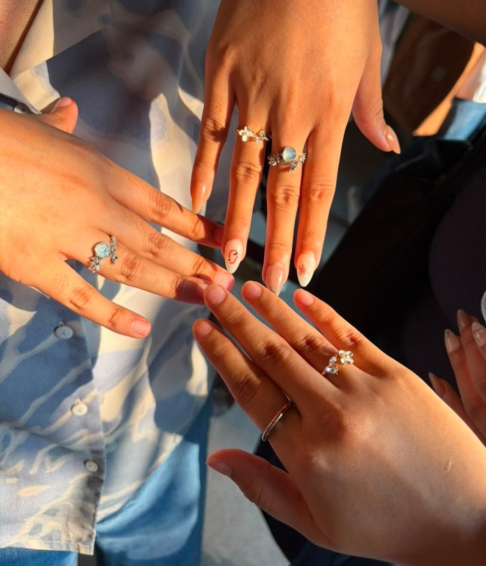 illaslild's tweet photo. We're celebrating gf day by buying a ring as a bsf 💅🏻💍 https://t.co/X5P1o4yf1B