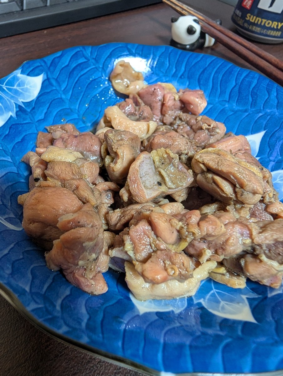 back_tomo's tweet photo. 鶏肉の炭火焼き🥰
コリコリしてて美味い♪

#鶏肉
#炭火焼き
#コリコリ https://t.co/scpslQHQB1