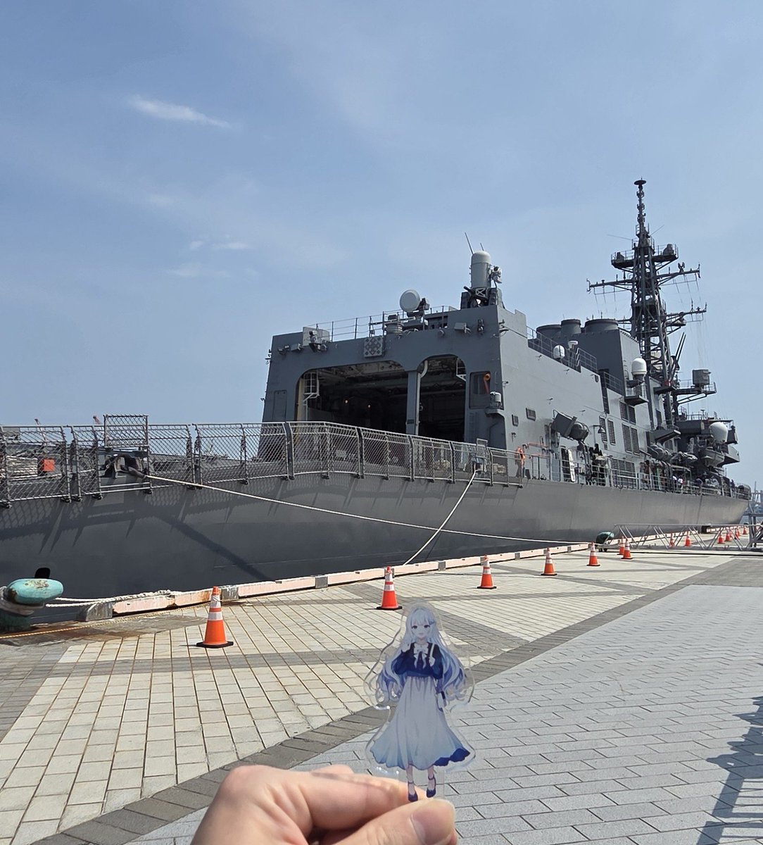 D7yw8K1veczi4LP's tweet photo. #おでかけなくるん
なくちゃ、護衛艦と巡視船だよ。 https://t.co/bBy99UONVK