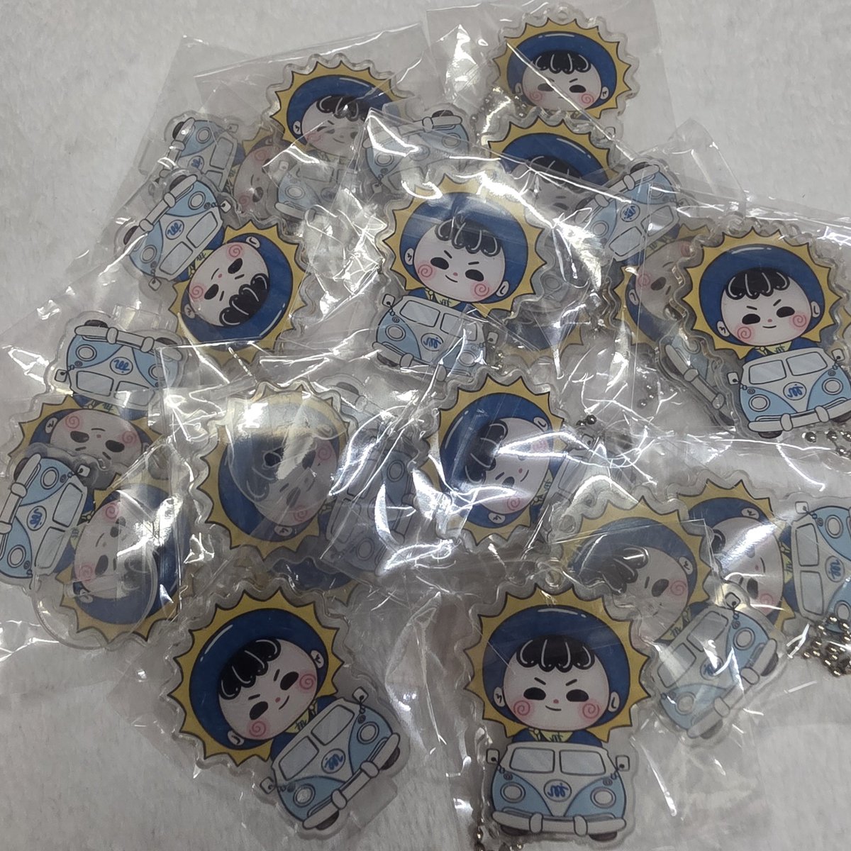 PloyNattaya's tweet photo. Giftaway for #juniormarkconcert 

📅 7-8-9 Aug
📍BitecLive

มารับกันนะคะ 🥹 https://t.co/Ro5wMTRZWd