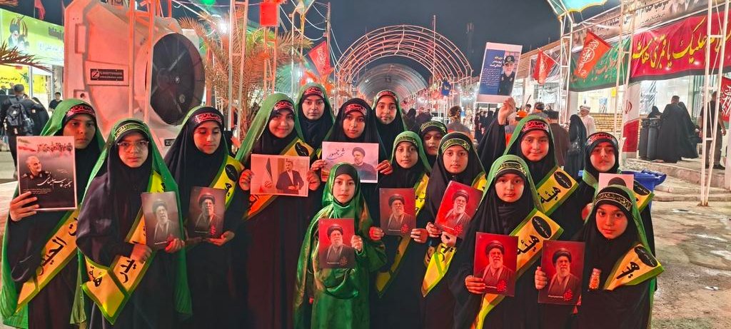 Nafise_76's tweet photo. "دختران این سرزمین..
#اربعین_حماسی https://t.co/UldV4nCQ7L