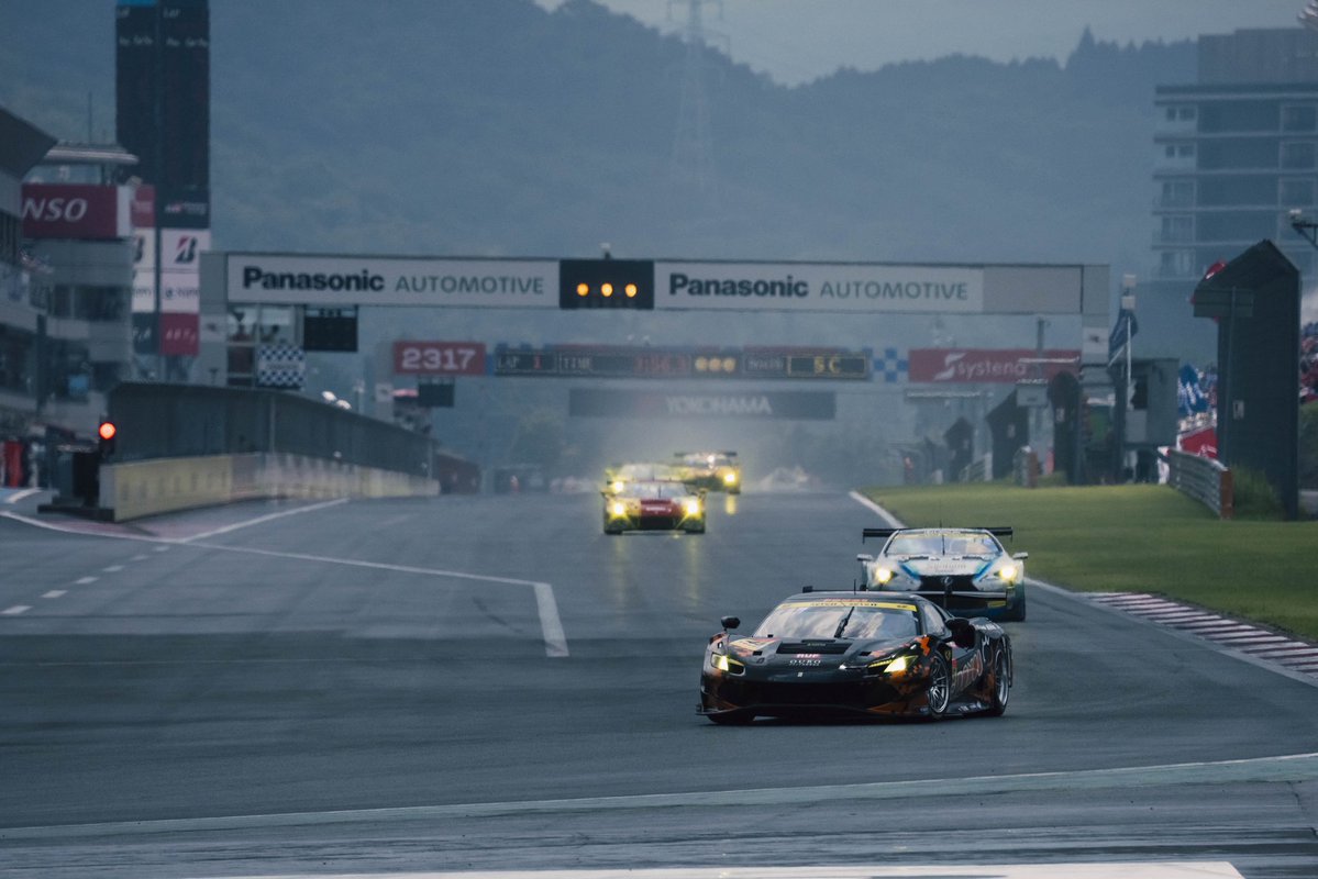 TakuroShinohara's tweet photo. SuperGT Rd4 富士🗻

決勝4位

少し欲が出てしまいそうでしたが…自分達の力は出し尽くせました。
ようやくレースが出来た。

良い2日間でした☻

ここから強くなっていけるようにみんなで頑張ります😼

応援ありがとうございました！

📸： hiromitsu.yasui

#SuperGT #PONOSRacing https://t.co/GdFGZ5EBTU