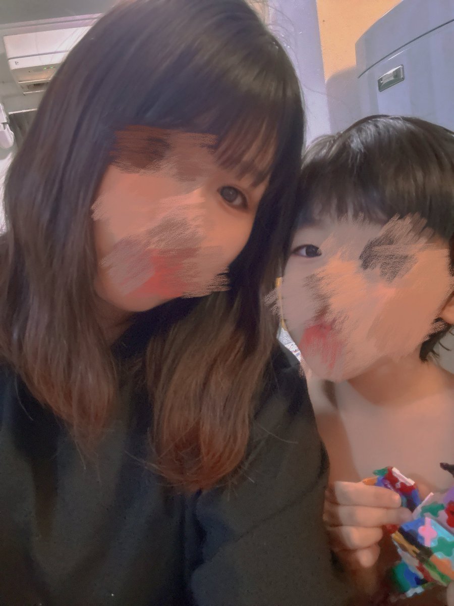 mushimushi_com's tweet photo. 服着ない長男との親子shot🐼✌️ https://t.co/IMh975SVkV