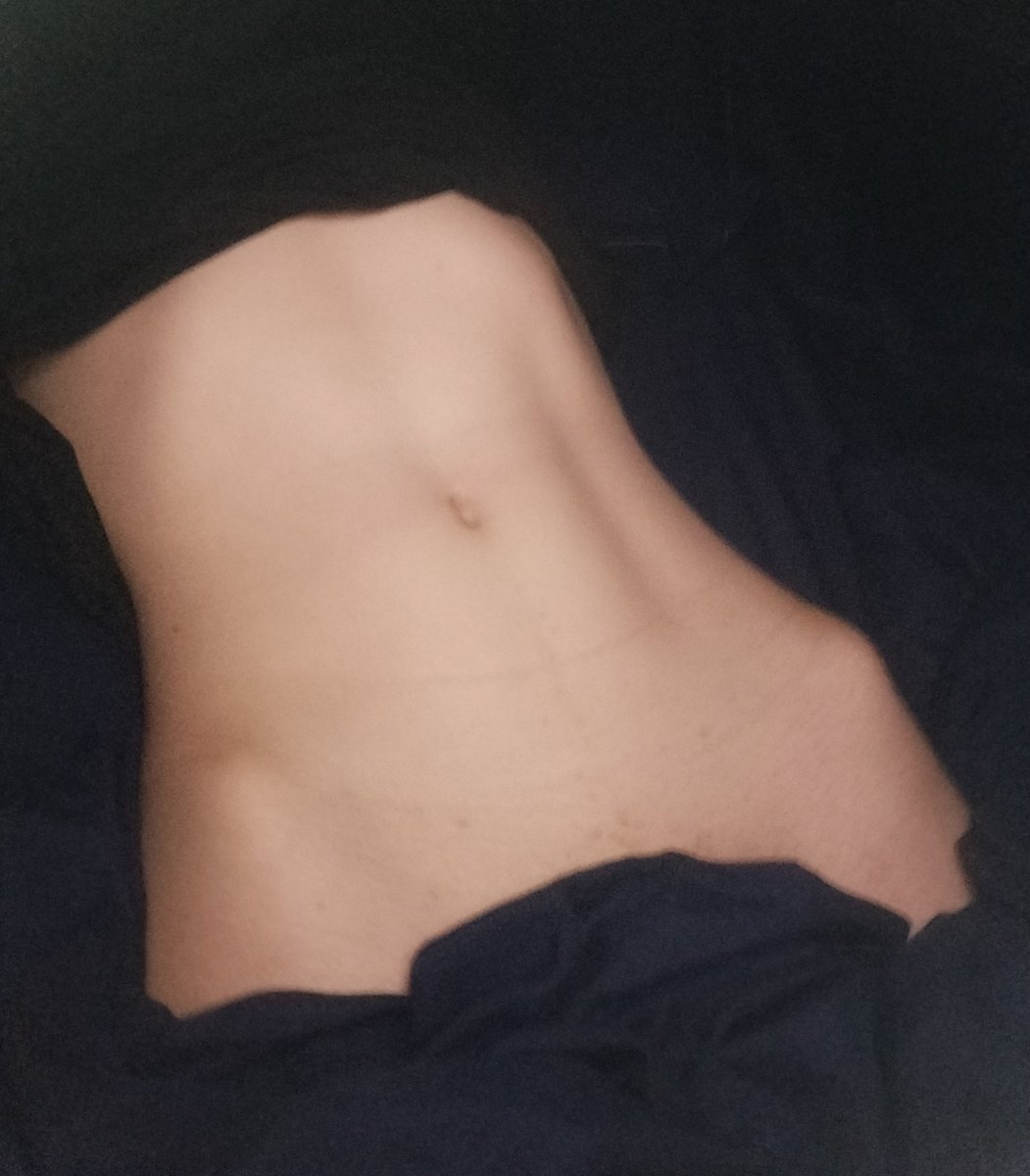 bastardbody's tweet photo. here's some more from that same day :3
#femboy #tummy #hips #waist https://t.co/WWwdDXjWX3
