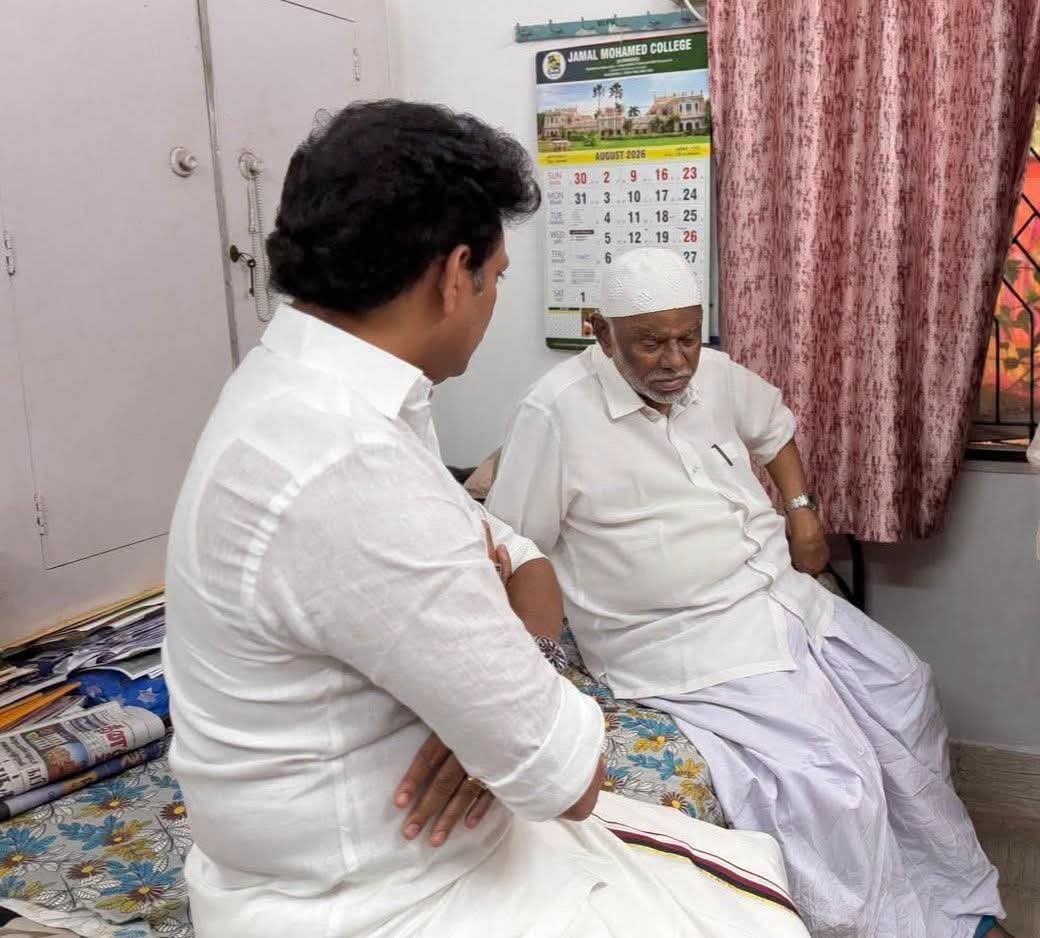 WeDravidians's tweet photo. IUML Kadhar Mohideen's Son KMK Kalilil Rahman passed away!

DMK former minister Anbil Mahesh met him to express his condolences..

Joseph Vijay Na didnt show up yet! https://t.co/P0wgDMvz9d