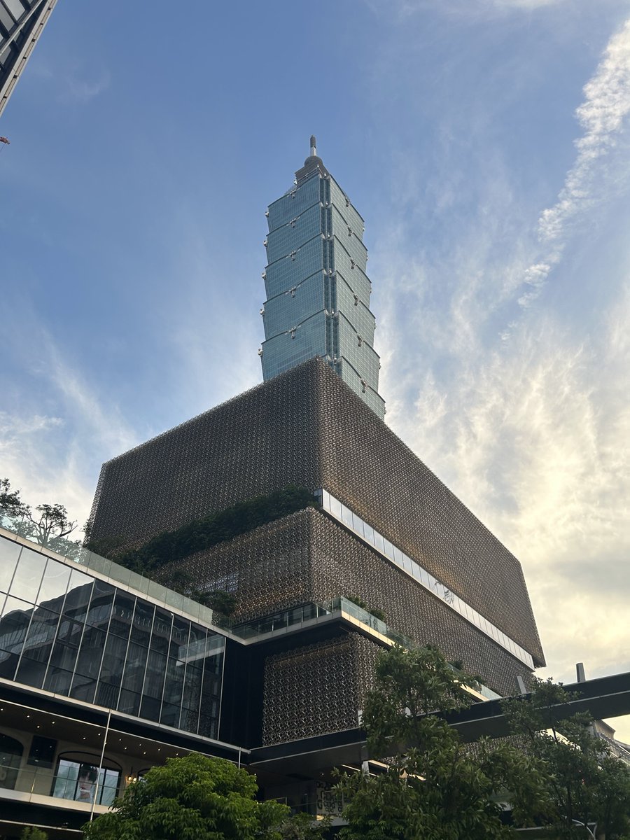台北101展望台からの景色最高すぎんか！！！