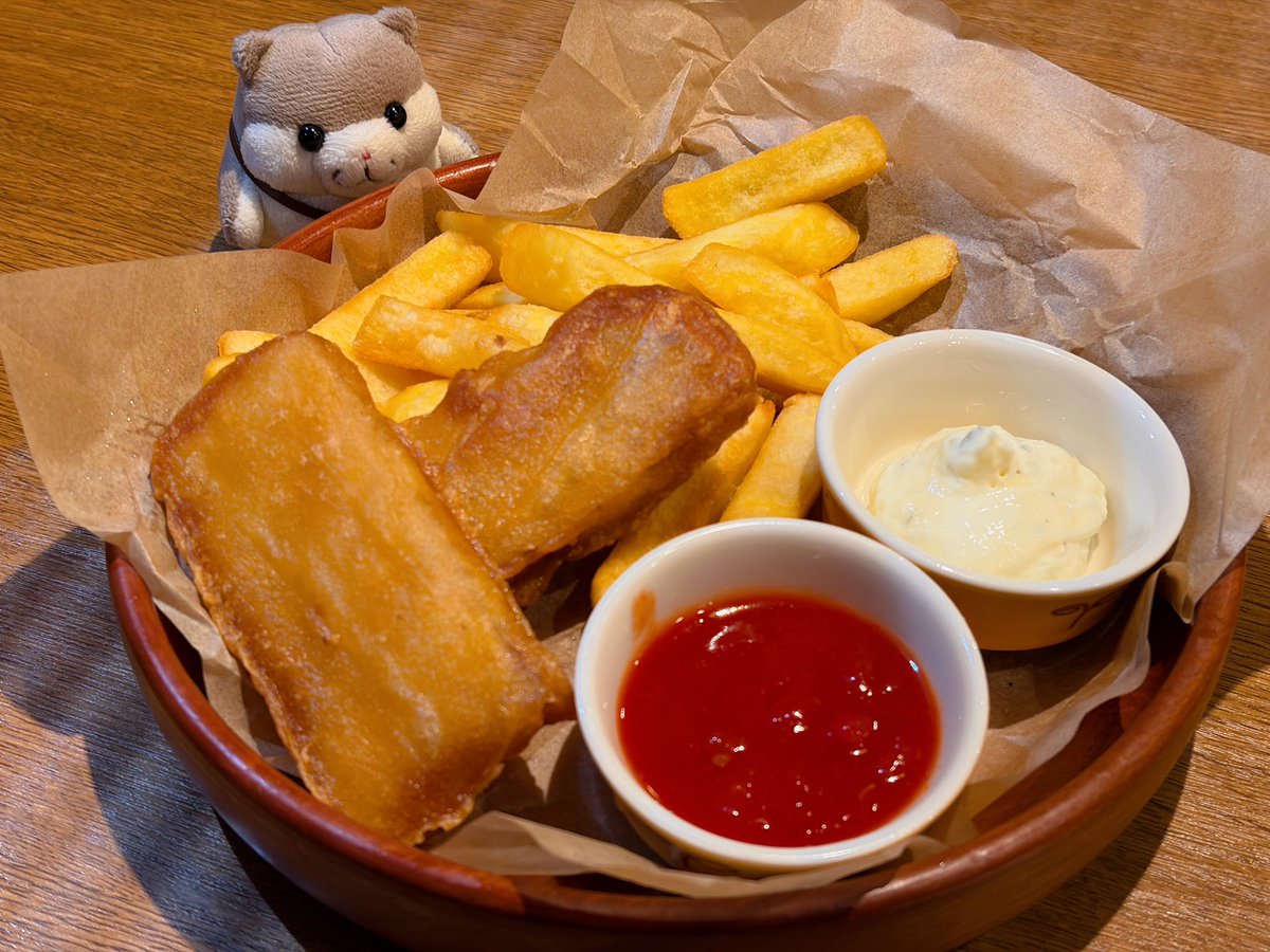 omusubi_hamster's tweet photo. フィッシュアンドチップス　だぞ https://t.co/EZXsw6m0gI