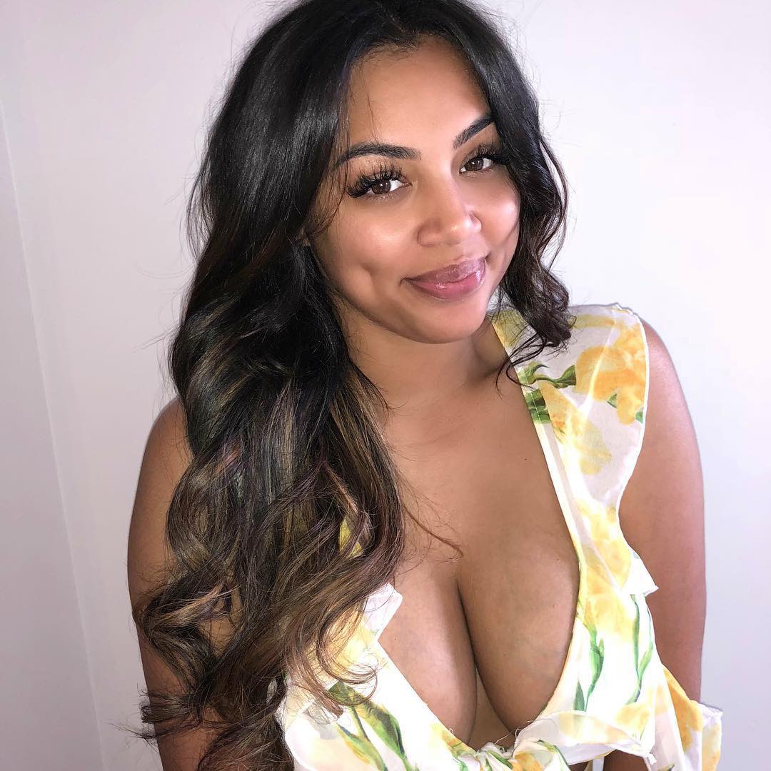 OnlyBeautyNew's tweet photo. Just glowing &amp; shit… https://t.co/6HRIuqq4XT