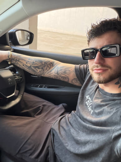 jackholymoly's tweet photo. Wanna ride with me? 🙂 https://t.co/OazuTdSZys