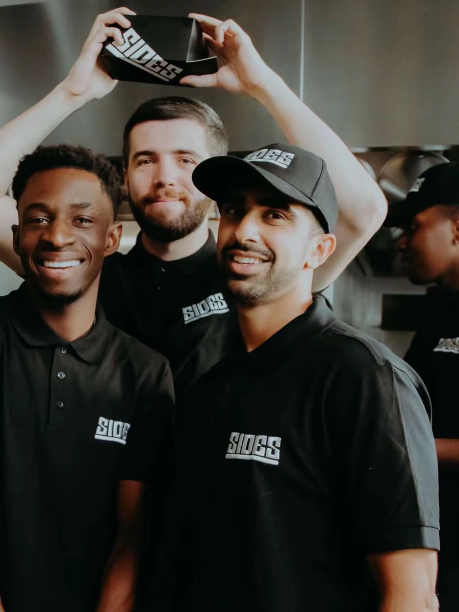 eatsides's tweet photo. Happy birthday @Vikkstar123 🔥🎉❤️ https://t.co/Bp9Mq5yCGd