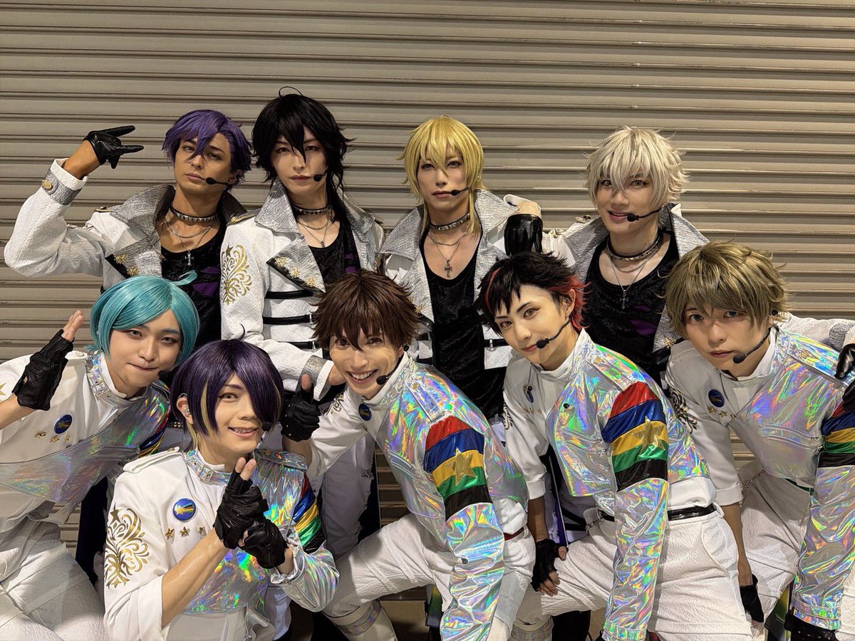 nanokyanon_1212's tweet photo. 『あんさんぶるスターズ！THE STAGE』
-10th Anniversary LIVE- 

北九州メッセ公演ありがとうございました！
この2日間、4公演は心から楽しめた幸せな期間でした。
来てくれたみんなのお陰で彼らはアイドルとして
みんなと共にかけがえのない時間を過ごせたと思います。

そして北九州公演ではあんステDRぶりの
流星隊との「VOYAGERS TO FUTURE」を披露できて
なんともエモーショナルな気持ちになりました。

改めて本当に素敵な時間をありがとうございました。
次の地は横浜。
楽しみに待っていてください。

#あんステ
#あんステLive