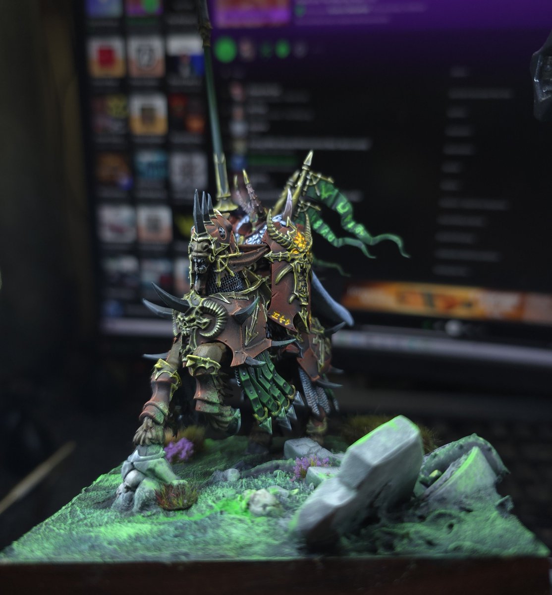 Farbencio's tweet photo. Pues esto esta casi listo....Esroy muy contento con todo lo que he podido hacer...tocara rematar...y acabar otras...espero que os guste!
#warhammercommunity #khorne #chaos #freakwars #warhammer https://t.co/HxrFv9iAc1