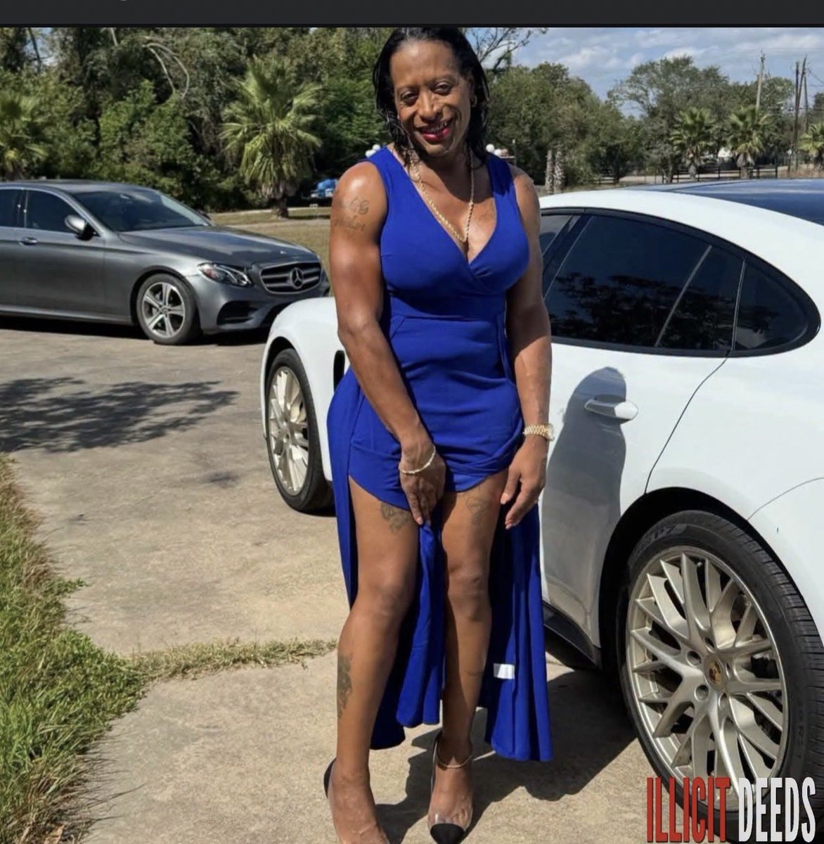 FBAGoddess444's tweet photo. In June 2025, 78-year-old Lawrence Gammon died of natural causes inside his home on Tottenham Drive in Houston, Texas. His body was discovered in an advanced state of decomposition after out-of-state relatives requested a welfare check.

Gammon’s family hired Unique Green, also identified in court records as Michael Green, to handle his funeral arrangements through A Community Funeral Home.

The family provided Green with Gammon’s personal information by email.

Investigators said Green then filed a fraudulent will claiming to be Gammon’s common-law spouse and the sole heir to his estate.

Prosecutors said Green had no known relationship with Gammon before his family hired the funeral home.

While posing as Gammon’s widow, Green allegedly took control of his home, three vehicles and nearly $2.2 million from his bank and retirement accounts.

Investigators said Green also opened an account titled “Estate of Lawrence E. Gammon” using a falsified death certificate.

Gammon’s family became suspicious after paying for funeral services they said were never provided.

Authorities later determined Green had allegedly been operating A Community Funeral Home without a funeral director or embalming license.

Investigators said Green submitted forged documents to the Texas Funeral Service Commission, including paperwork falsely claiming military experience as an embalmer.

Green also allegedly forged the signature of a former employee to make it appear that she had authorization to operate the funeral home.

On November 7, 2025, Green was arrested in a separate forgery case involving a fraudulent lien document.

On November 21, 2025, police raided A Community Funeral Home during an ongoing funeral service.

The service was stopped and transferred to another funeral home while investigators removed business records, electronics and dozens of boxes containing cremated remains.

Court records said some families had been waiting since 2023 to receive their loved ones’ remains.

Gammon’s cremated remains were allegedly among those recovered.

In July 2026, Green was arrested on five felony charges, including theft, forgery and tampering with government records.

A judge set Green’s total bond at $800,000.

On July 28, 2026, Green was released from jail after posting bond.

On July 31, Green appeared at the Harris County courthouse and denied wrongdoing while refusing to answer questions about the alleged forged documents and stolen estate.

As a condition of release, Green is prohibited from directly or indirectly planning end-of-life services in Harris County, accepting money for those services or representing herself as qualified to perform them.

Green’s attorney said she maintains her innocence and claims there is an explanation for the evidence against her.

Additional victims have not been ruled out.