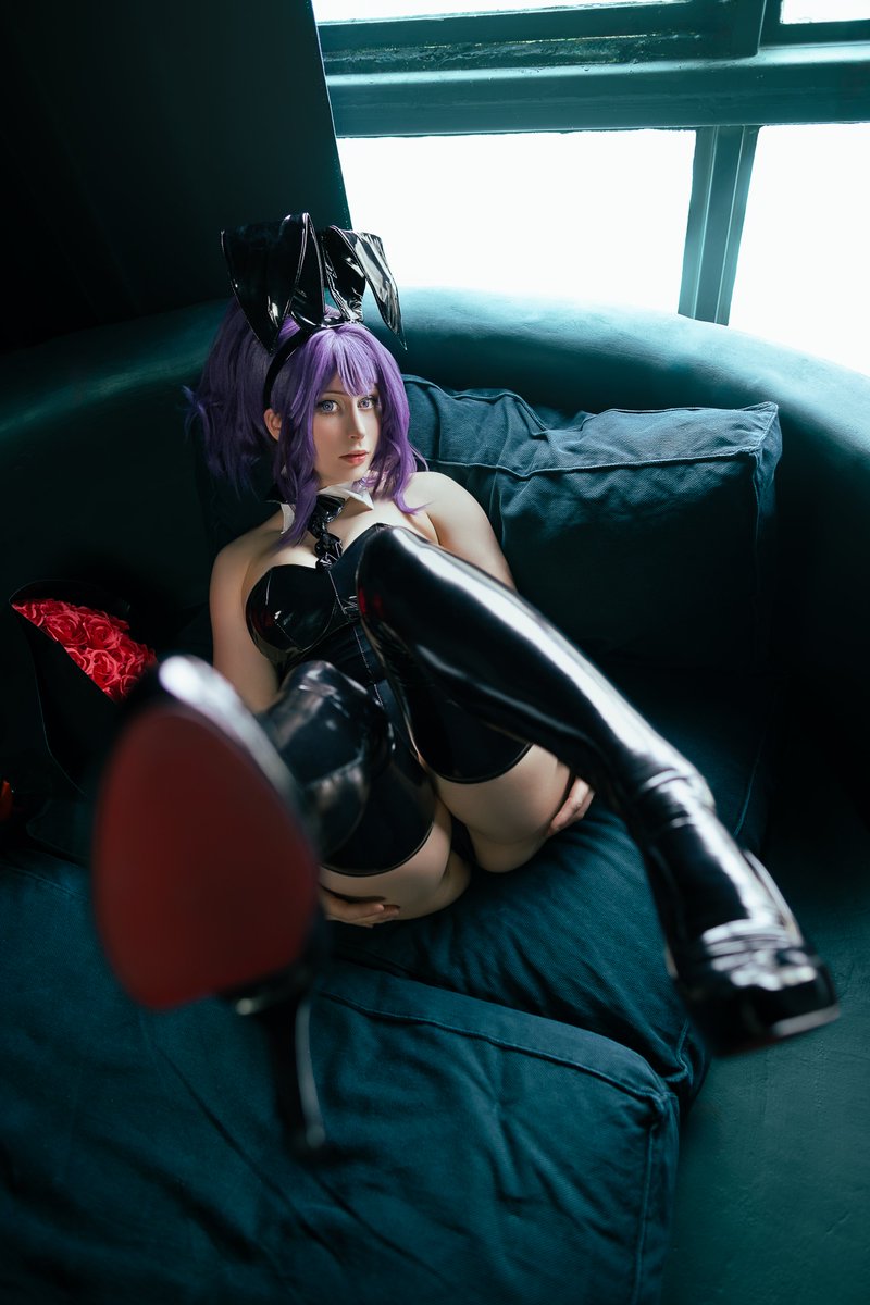 Sarenka_photo's tweet photo. Happy bunny day! 
#バニーの日
Have some @Ciciaqq as @yeougui 's Bia https://t.co/IkfaweAYAp