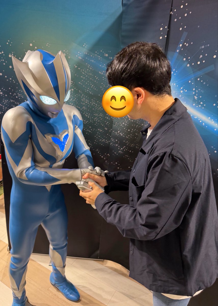Kathack0809's tweet photo. #ウルトラマンテオ 
ウルトラマンワールドM78の撮影/握手会に初参加してきました！
カメラがスマホになっただけの実質ウルトラショットで、これが買い物したらタダなのマジ？！と衝撃を受けました笑
機会があれば次の機会も参加したい！ https://t.co/dD5zwvF6k1