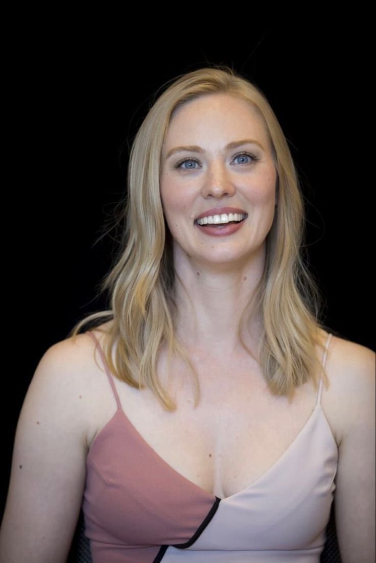 pinealone1's tweet photo. Deborah Ann Woll https://t.co/yX9CVSZ1vD