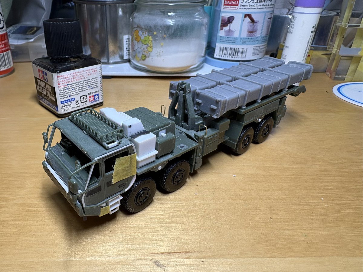 kokushi_0625's tweet photo. 情報整理、全体確認の為に仮組み
情報及び技術不足(時間も…)でなんちゃってな部分もありますが、キャニスターを四発にして車両の前面を���れっぽくすれば見えるはず…
#プラモデル
#アオシマ
#25SSM
#25式地対艦誘導弾
#陸上自衛隊 https://t.co/nuFST7oGoB