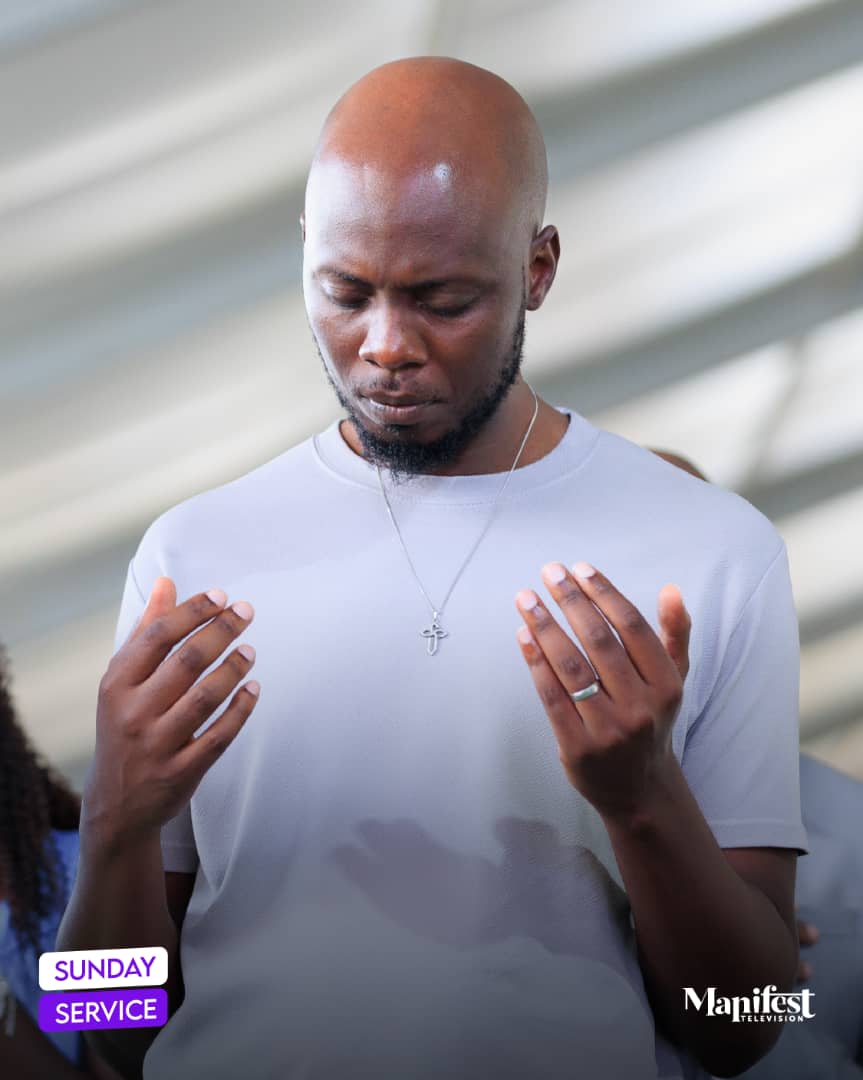 Hassan5omaset's tweet photo. I’ll be here, worshipping all of the days of my life — Oh, I’ll be here, lifting hands, even when it’s not easy; I’ll wait on You, Lord!

https://t.co/R9vnv6xGx1

#Worship  
#Phaneroo https://t.co/tyyTUdFNuY