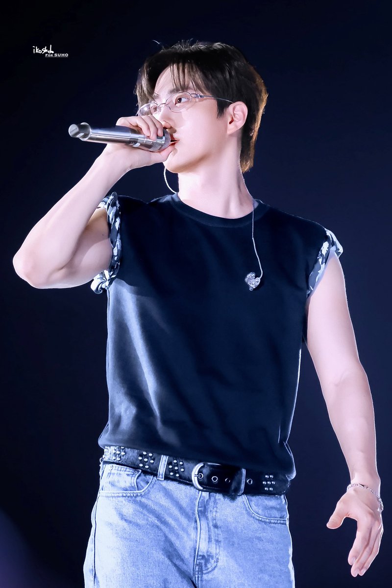 ikoshdo_522's tweet photo. 260801 Ganzberg Super Idol my love 
#SUHO #수호 #준면 #スホ 
#suho_in_cambodia @weareoneEXO https://t.co/GVsm7Uo0wD