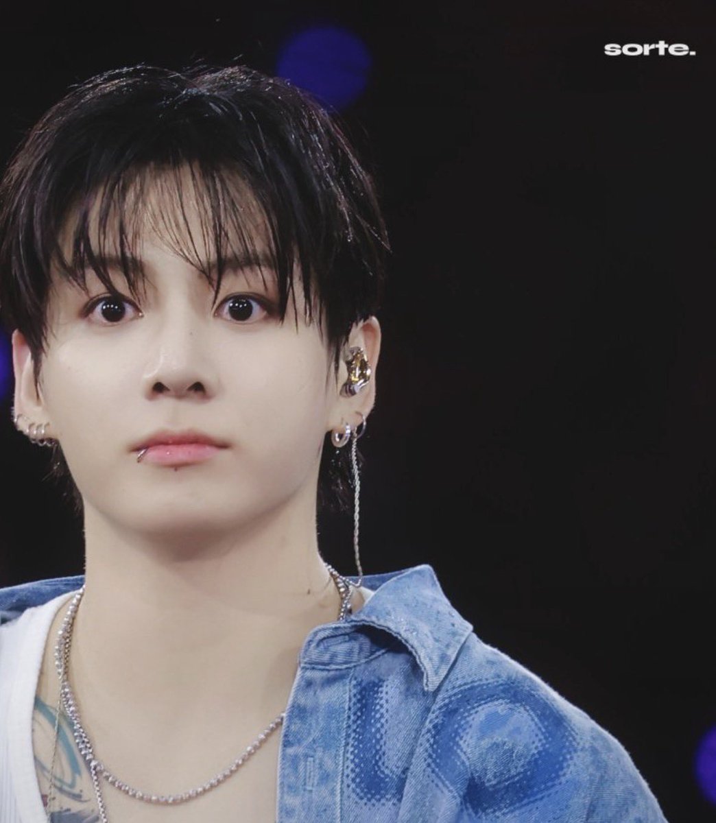 jeongoldenlight's tweet photo. THE 100kg of bright stars on his eyes 🥺🥺 https://t.co/5XrRbM4vJm