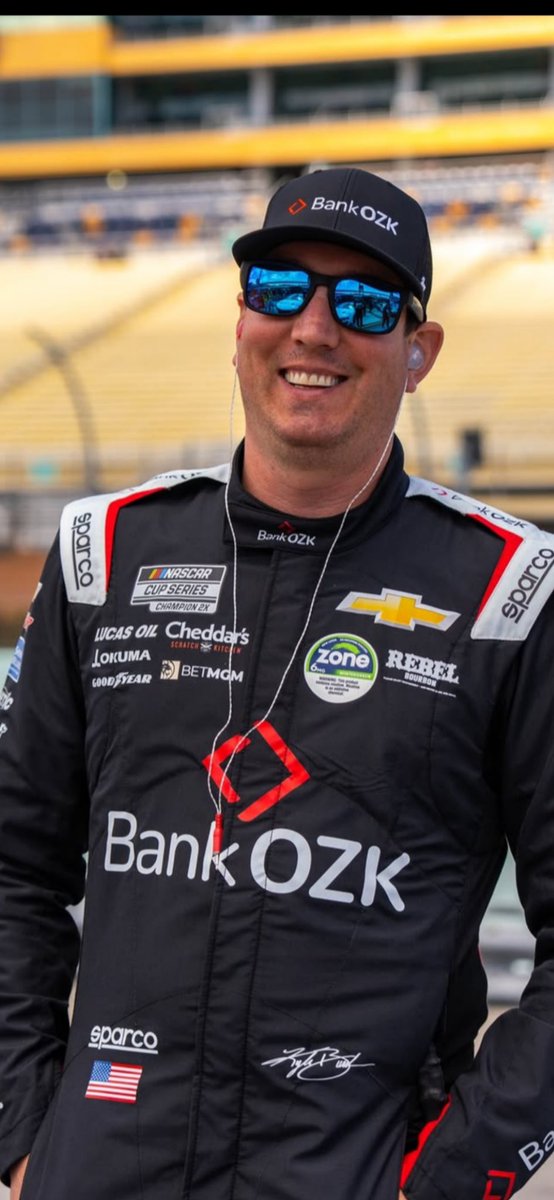 RavinDaveRich8's tweet photo. No racing today #RowdyNation I’m sure I’ll be watching @NASCARClassics today to get my fix😅Still a little tough on Sunday’s,missing @KyleBusch and that smile! Good drivers come and go,but Legends never die! (Always in my heart) 💔 #KFB 🐐
#RIPChamp we miss you !🙏
#ForEverRowdy https://t.co/JU7GqIp9xK