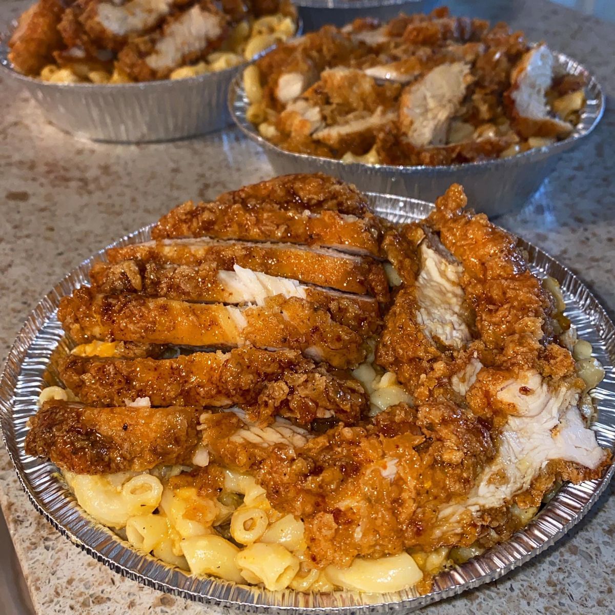 WHATSFORDlNNER's tweet photo. Fried Chicken &amp; Mac and Cheese https://t.co/QpAvVRDNeP