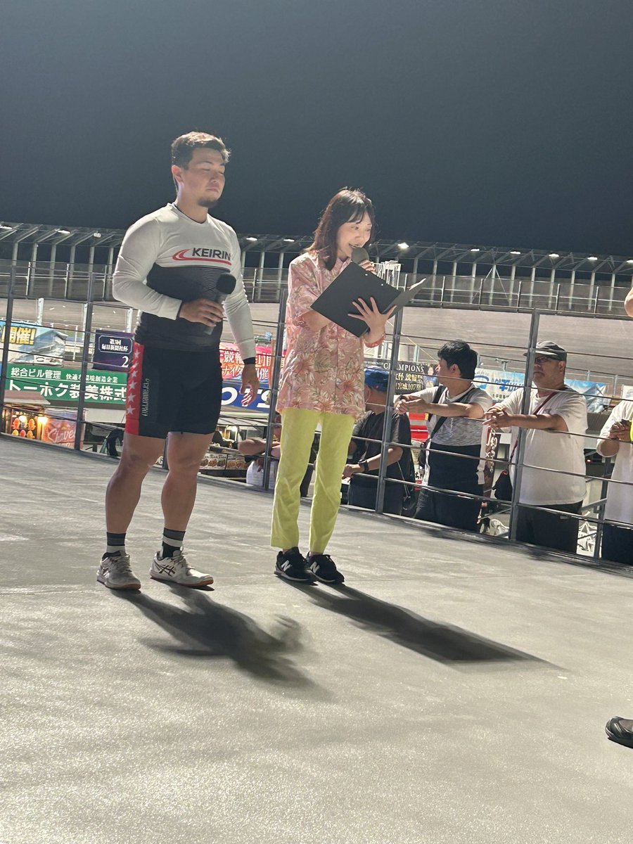 yu_ak69's tweet photo. @1hHsXxNEGW0Scgp 握手頂きました！！ https://t.co/IH4F4sy6xZ