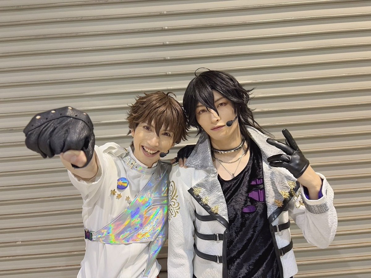 SaeKi_ry0's tweet photo. 『あんさんぶるスターズ！THE STAGE』
-10th Anniversary LIVE-
福岡公演千秋楽ありがとうございました！！

UNDEAD×流星隊
『VOYAGERS TO FUTURE』
最高の思い出を再び歌えたこと感無量です！！！！！！！！！

この勢いを次は横浜へ！！！！！
みんなまだまだ燃え上がるぞ🔥

#あんステ https://t.co/iao09BV5qs